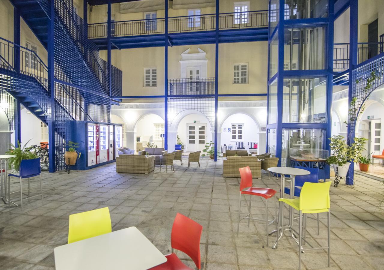 Albergue Inturjoven ウエルバ エクステリア 写真